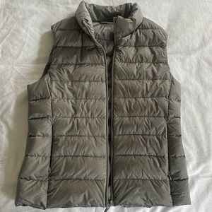 Uniqlo ultra Light down vest - size S
